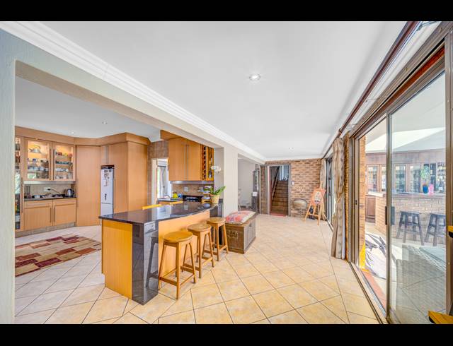 4 BEDROOM FREEHOLD FOR SALE IN RUIMSIG